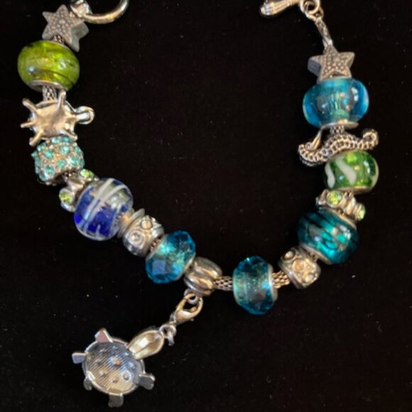 SEA LIFE | Charm Bracelet Enamel Turtle Silver tone and Rhinestone beads - Picture 5 of 9